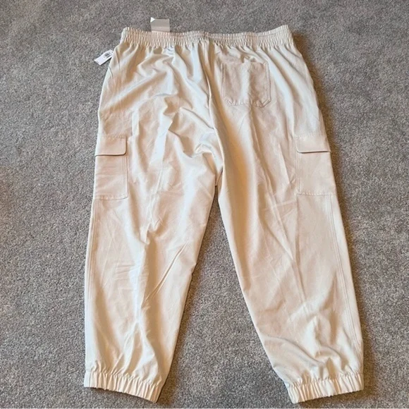 💚NWT! Old Navy women’s lightweight joggers - Picture 3 of 7